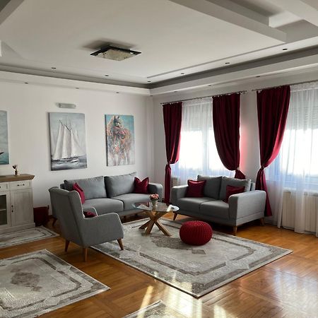 Airport Sky Apartments Lux II Belgrado Exterior foto